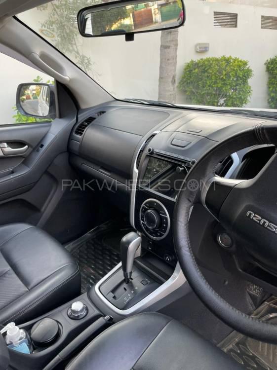 Isuzu D-Max 2019 for Sale in Karachi Isuzu D-Max 2019 for Sale in Karachi Image-6