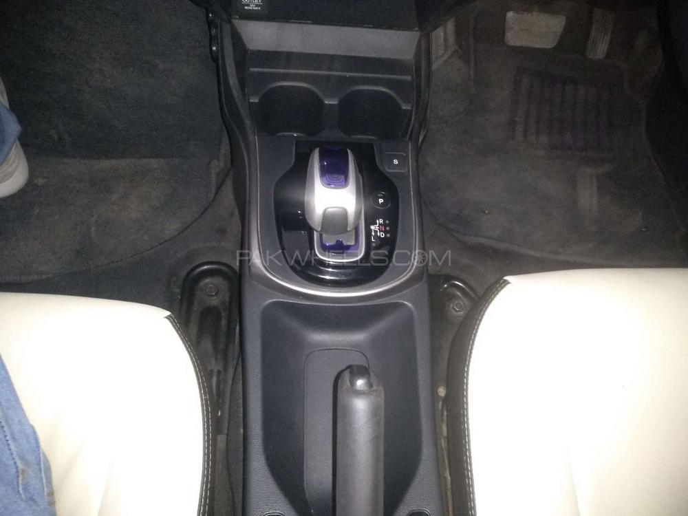 ہونڈا گریس ہائبرڈ 2015 for Sale in کراچی ہونڈا گریس ہائبرڈ 2015 for Sale in کراچی Image-8