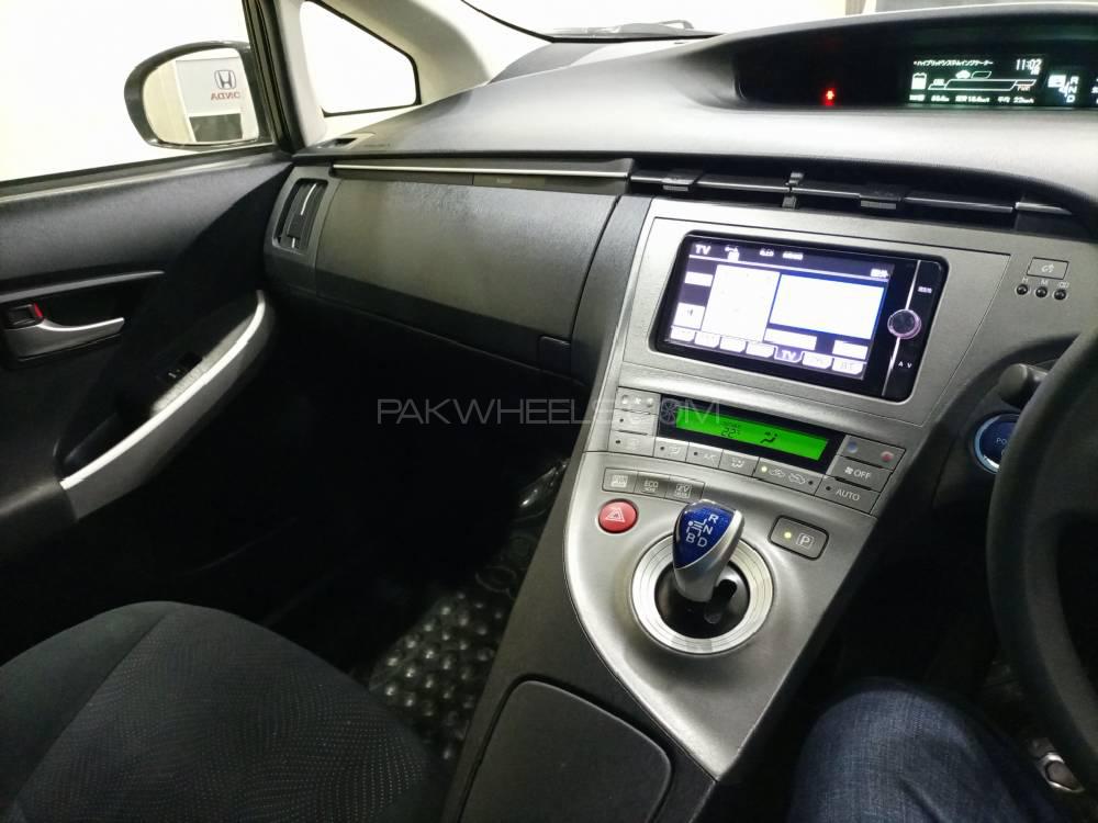 ٹویوٹا پریوس 2014 for Sale in اسلام آباد ٹویوٹا پریوس 2014 for Sale in اسلام آباد Image-15