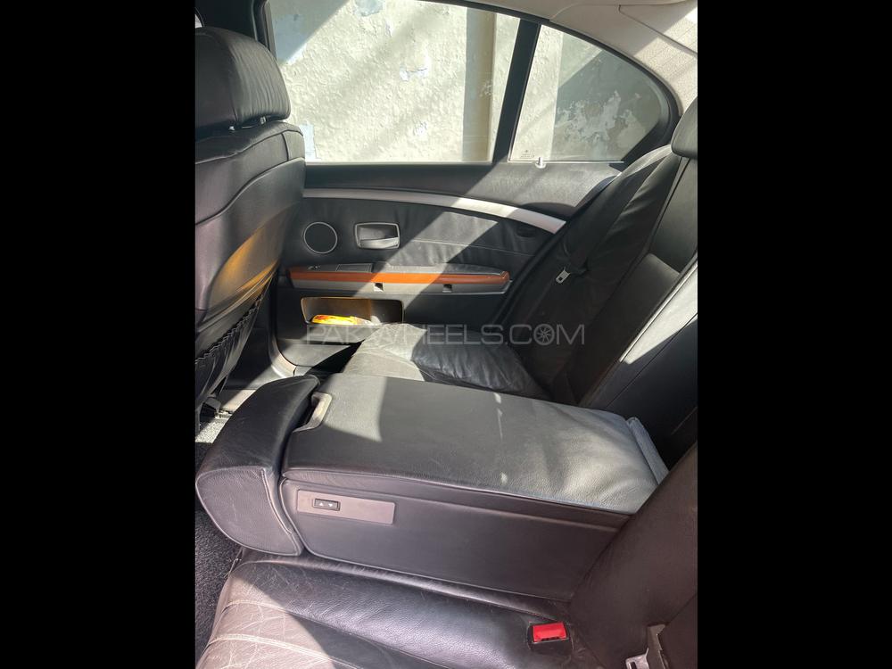 BMW 7 Series 2004 for Sale in Rawalpindi BMW 7 Series 2004 for Sale in Rawalpindi Image-10