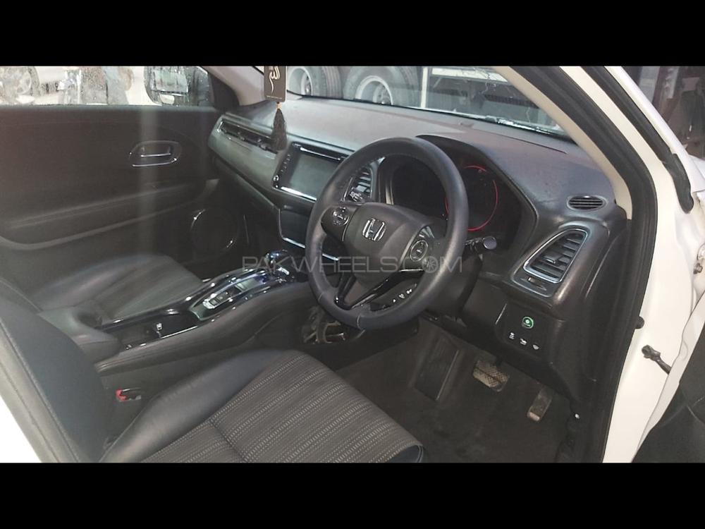 Honda Vezel 2013 for Sale in Rawalpindi Honda Vezel 2013 for Sale in Rawalpindi Image-12