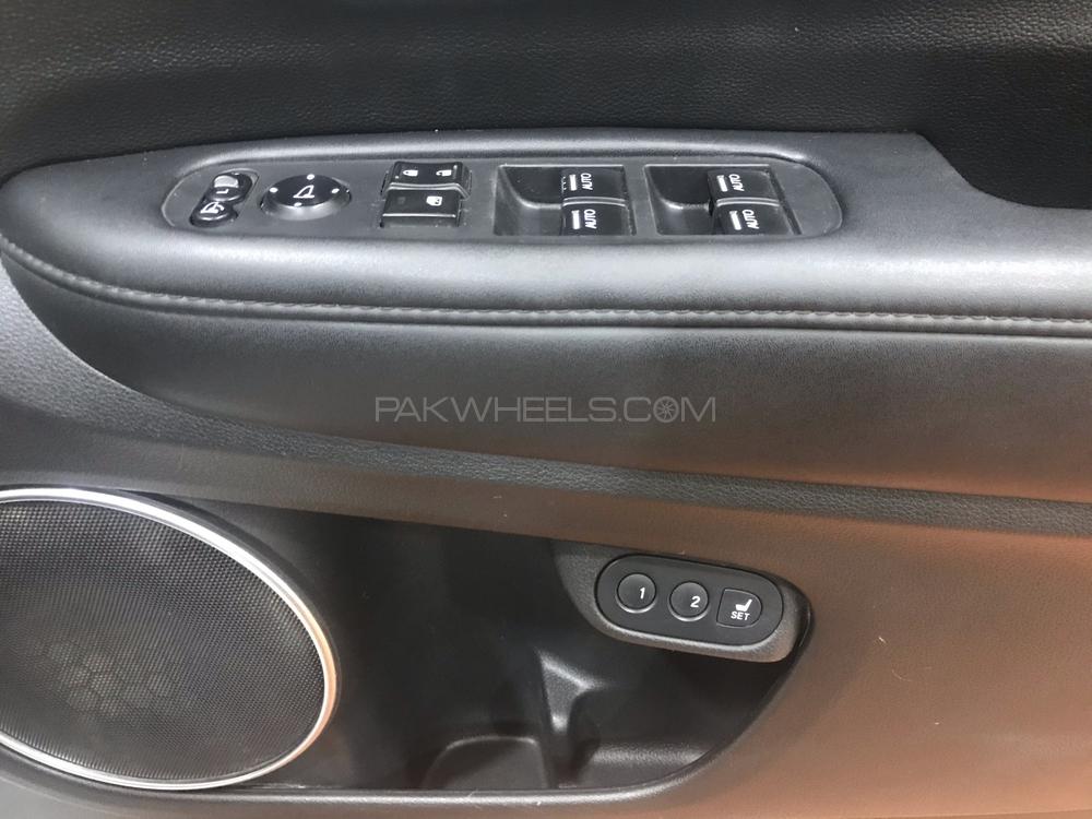 Honda Vezel 2016 for Sale in Multan Honda Vezel 2016 for Sale in Multan Image-9