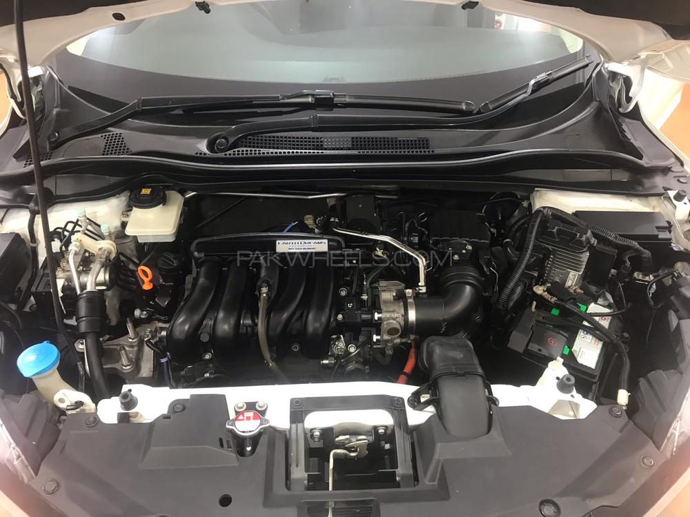 Honda Vezel 2016 for Sale in Multan Honda Vezel 2016 for Sale in Multan Image-12