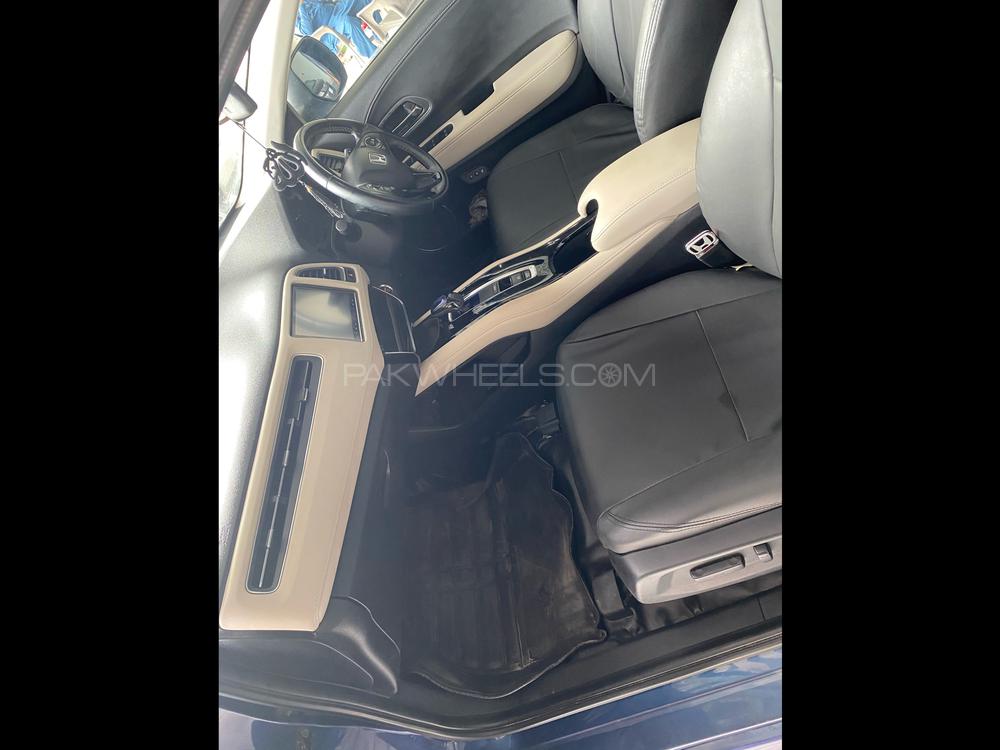 Honda Vezel 2016 for Sale in Mandi bahauddin Honda Vezel 2016 for Sale in Mandi bahauddin Image-5