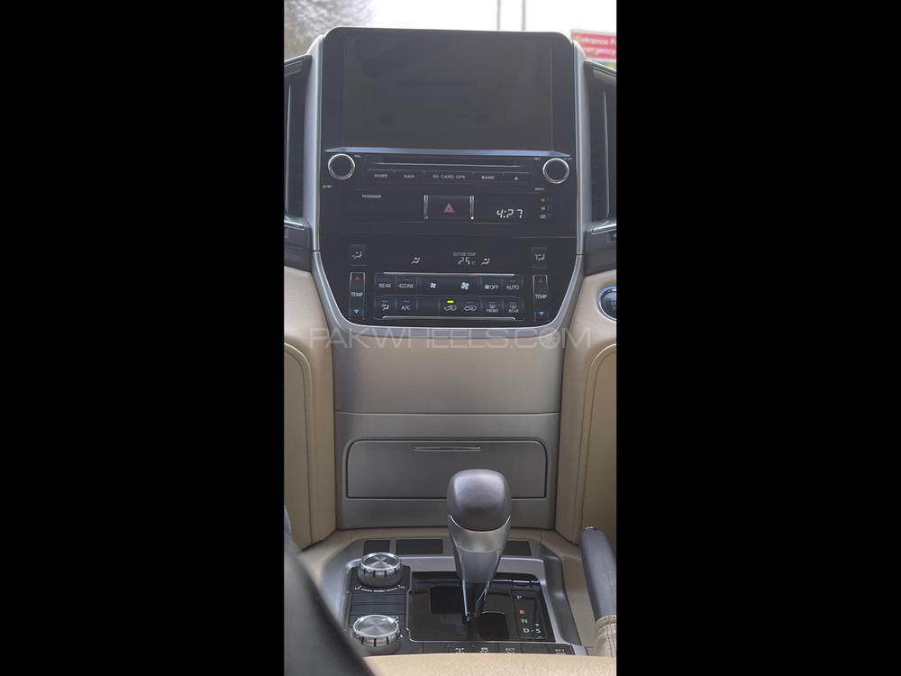 Toyota Land Cruiser 2016 for Sale in Islamabad Image-1