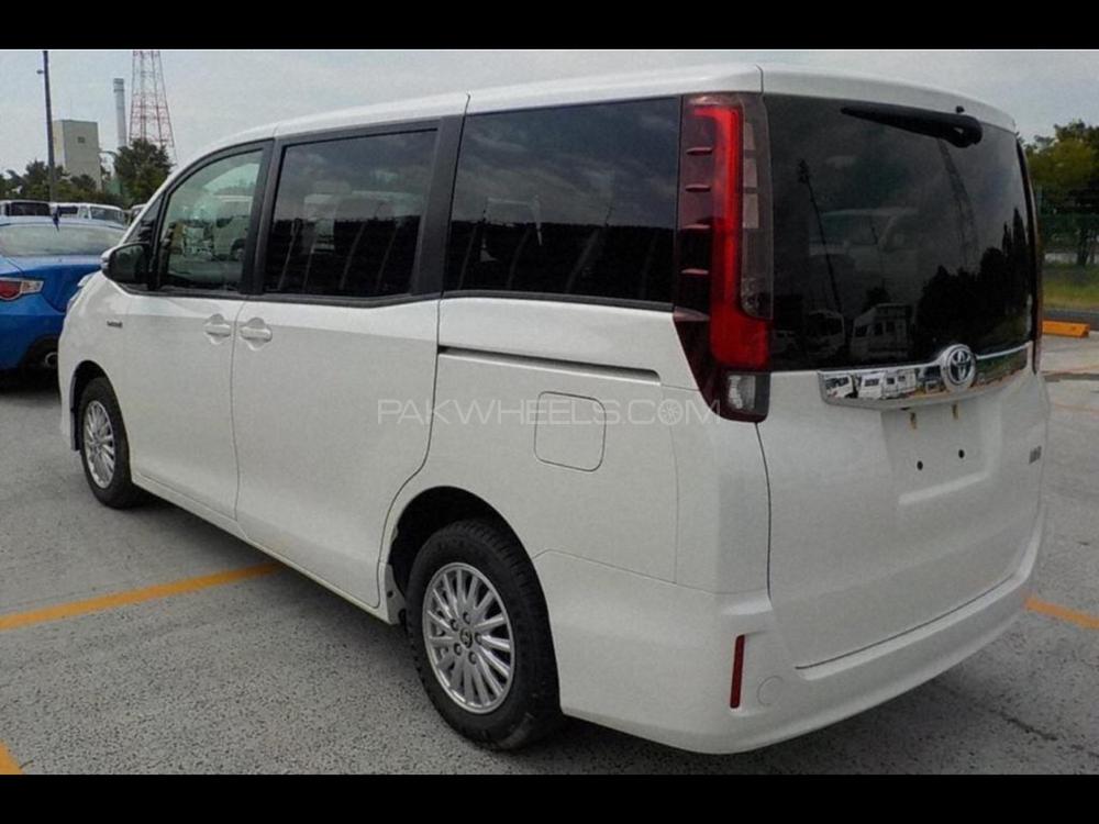 Toyota Noah 2014 for Sale in Lahore Toyota Noah 2014 for Sale in Lahore Image-6