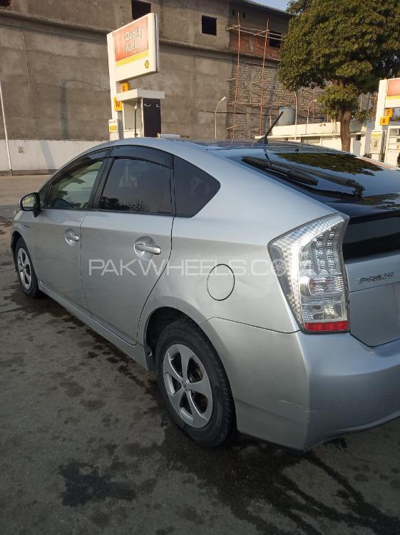 Toyota Prius 2010 for Sale in Mardan Toyota Prius 2010 for Sale in Mardan Image-3