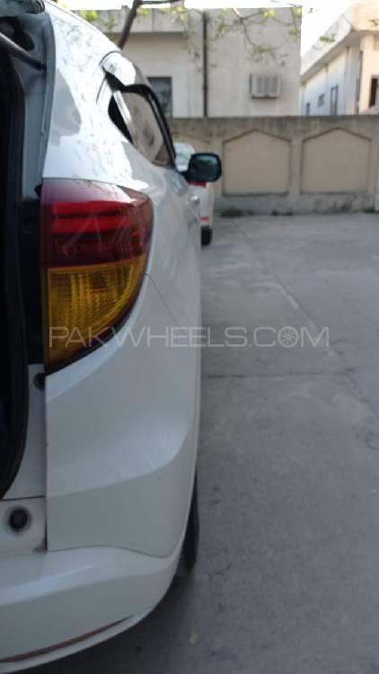 Honda Vezel 2015 for Sale in Islamabad Honda Vezel 2015 for Sale in Islamabad Image-3