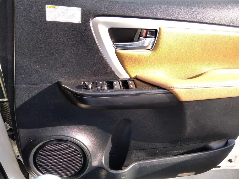 Toyota Fortuner 2019 for Sale in Karachi Toyota Fortuner 2019 for Sale in Karachi Image-9