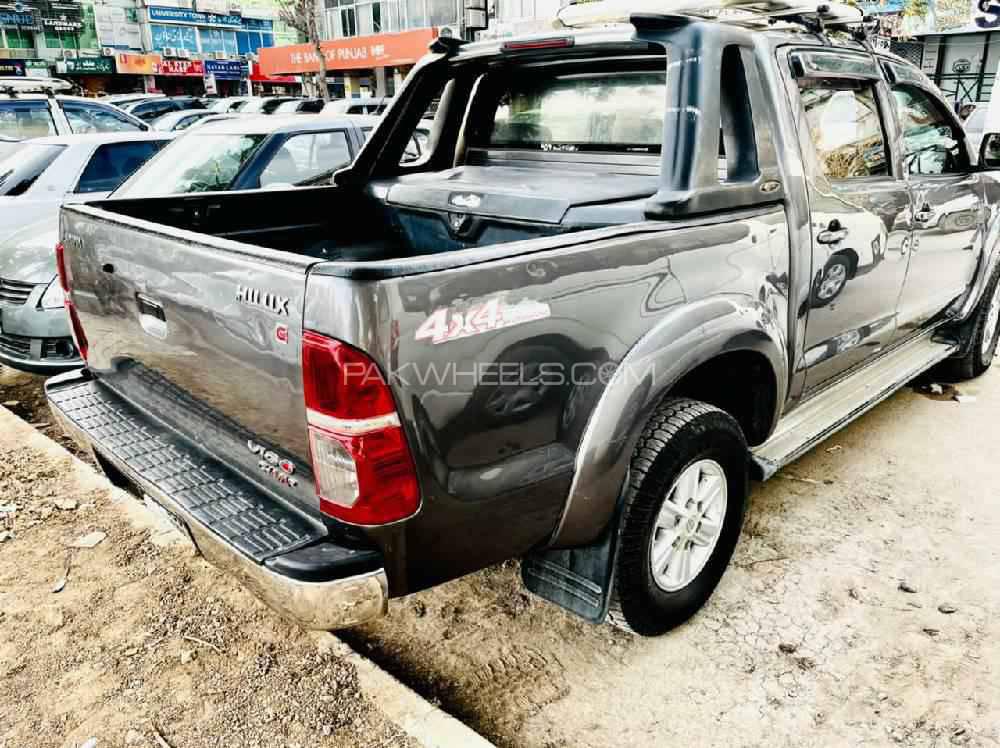 Toyota Hilux 2013 for Sale in Phalia Toyota Hilux 2013 for Sale in Phalia Image-5