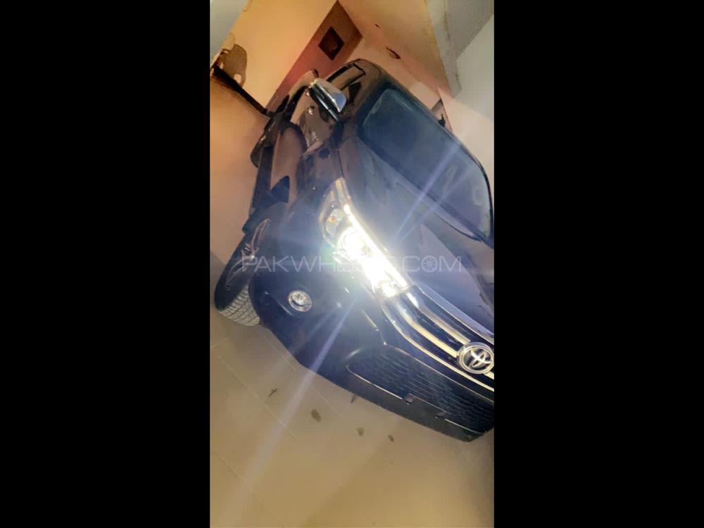 Toyota Hilux 2018 for Sale in Karachi Toyota Hilux 2018 for Sale in Karachi Image-3
