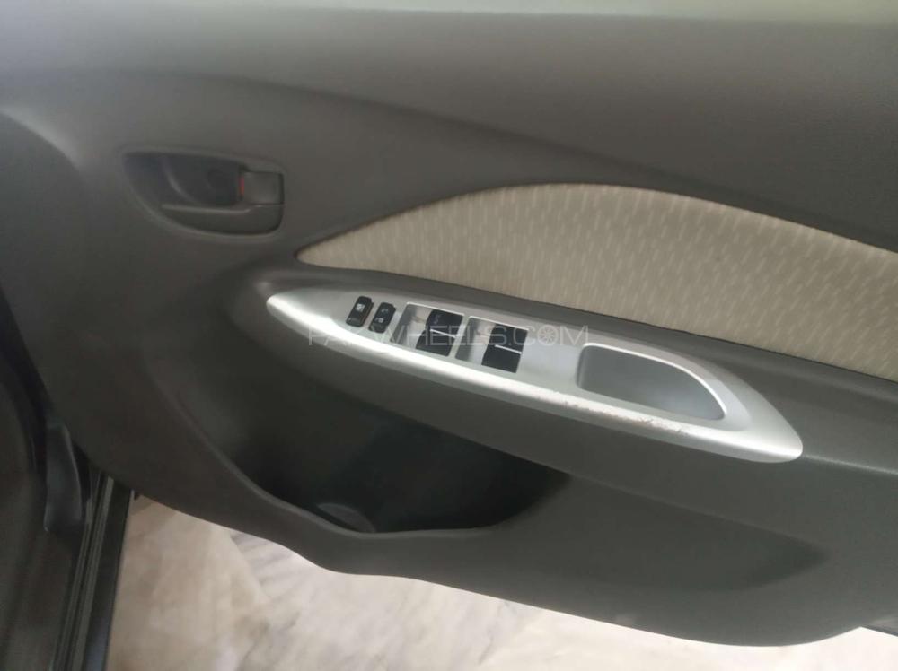Toyota Belta 2011 for Sale in Gujranwala Toyota Belta 2011 for Sale in Gujranwala Image-6