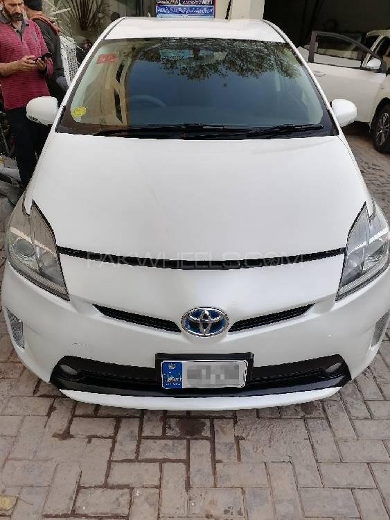 Toyota Prius 2013 for Sale in Multan Image-1