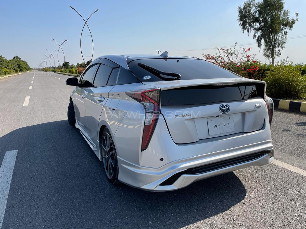 Toyota Prius 2017 for Sale in Peshawar Toyota Prius 2017 for Sale in Peshawar Image-6