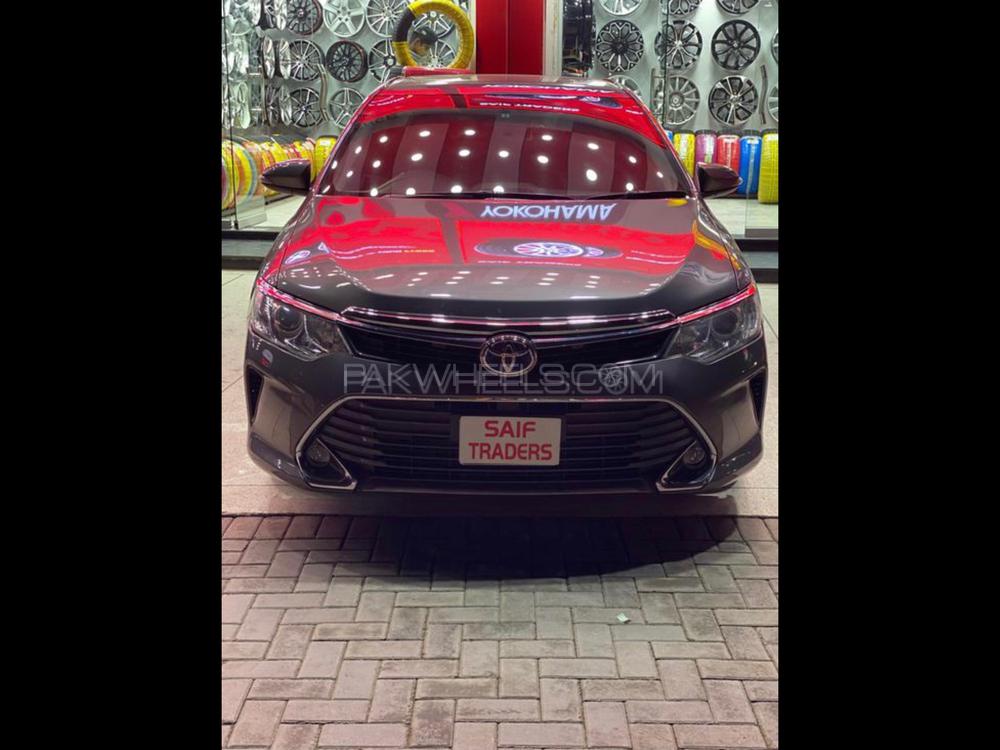 Toyota Camry 2015 for Sale in Lahore Image-1