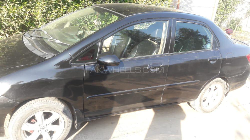 Honda City 2005 for Sale in Hujra Shah Mukeem Image-1