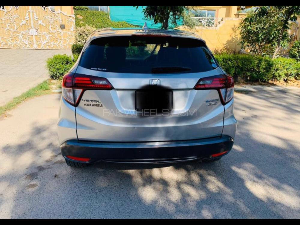 Honda Vezel 2015 for Sale in Rawalpindi Image-1