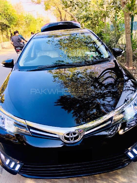 Toyota Corolla 2018 for Sale in Faisalabad Image-1
