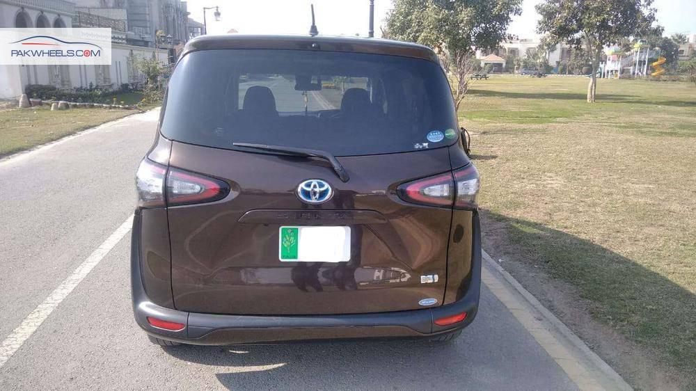 Toyota Sienta 2017 for Sale in Lahore Toyota Sienta 2017 for Sale in Lahore Image-15
