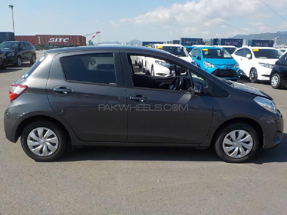Toyota Vitz 2017 for Sale in Peshawar Toyota Vitz 2017 for Sale in Peshawar Image-10