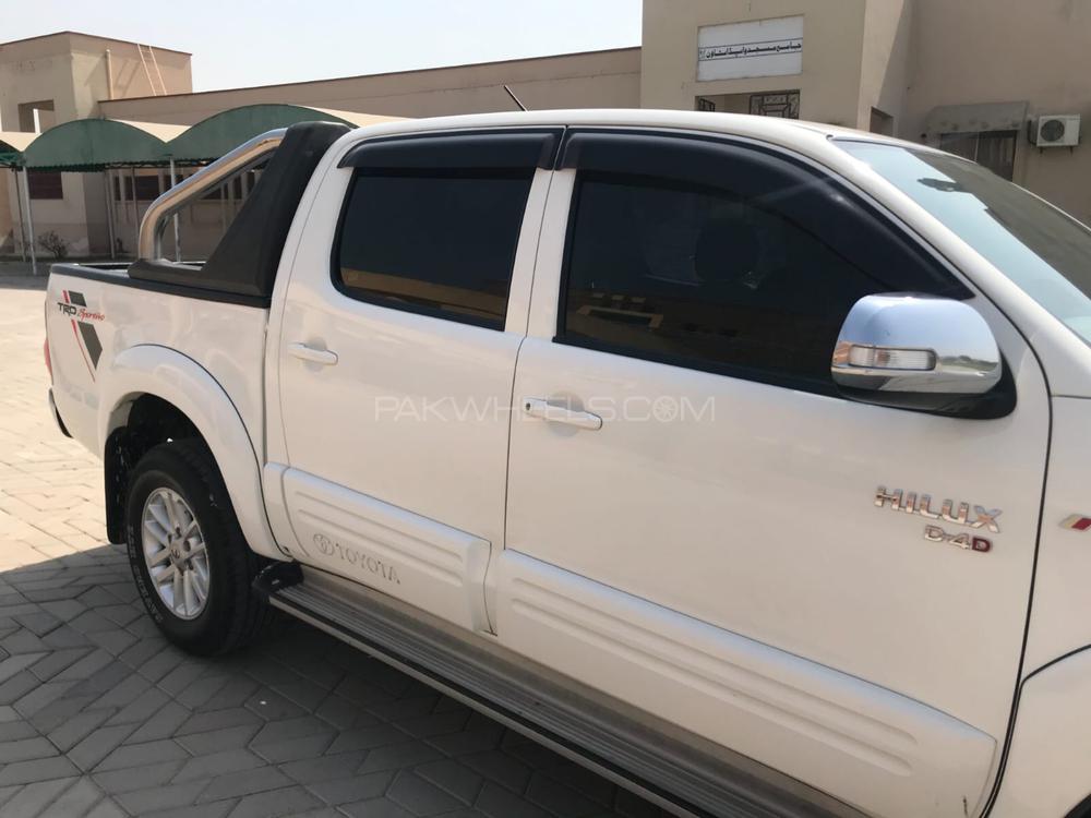 Toyota Hilux 2016 for Sale in Multan Toyota Hilux 2016 for Sale in Multan Image-2