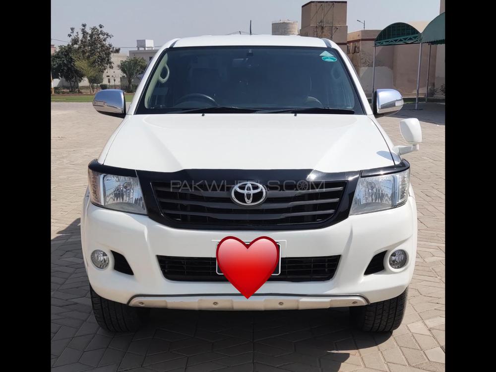 Toyota Hilux 2016 for Sale in Multan Toyota Hilux 2016 for Sale in Multan Image-18