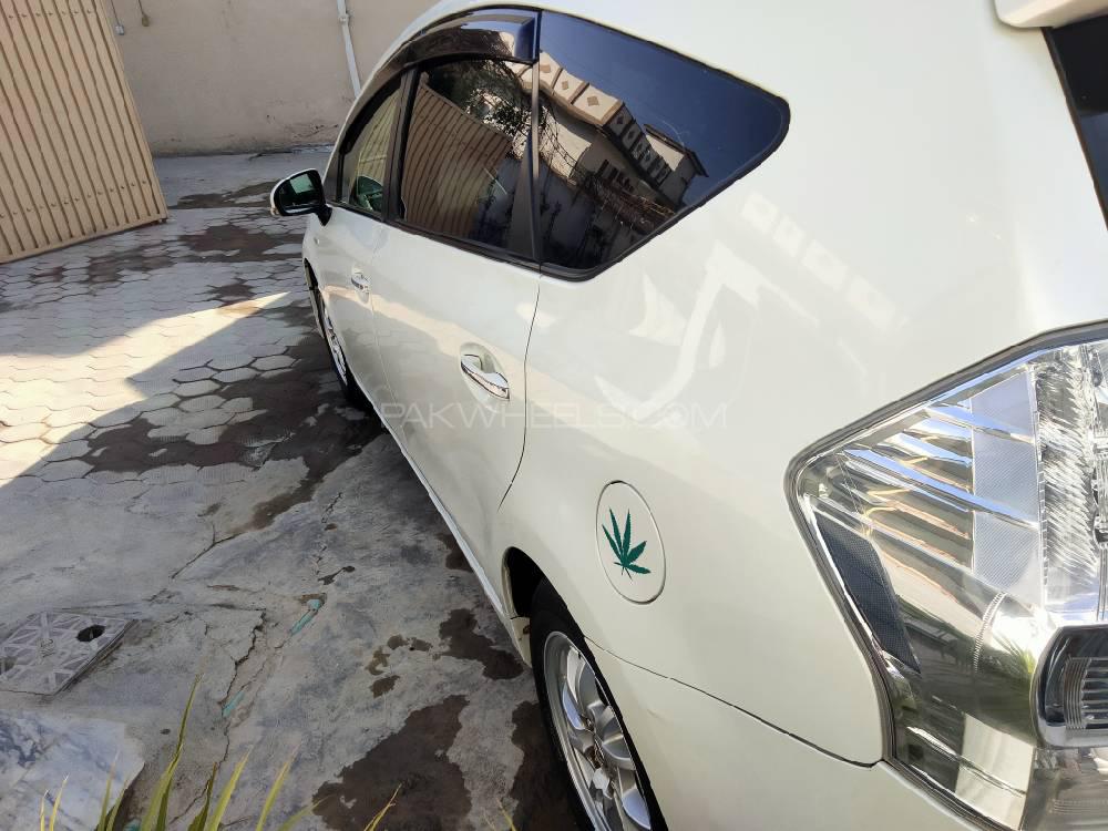 ٹویوٹا پریوس الفا 2014 for Sale in پشاور ٹویوٹا پریوس الفا 2014 for Sale in پشاور Image-3