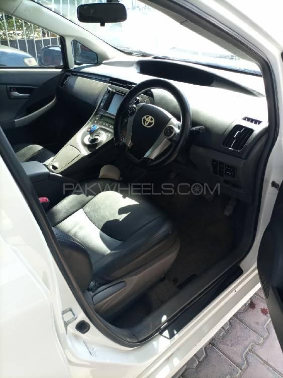 Toyota Prius 2011 for Sale in Peshawar Toyota Prius 2011 for Sale in Peshawar Image-8