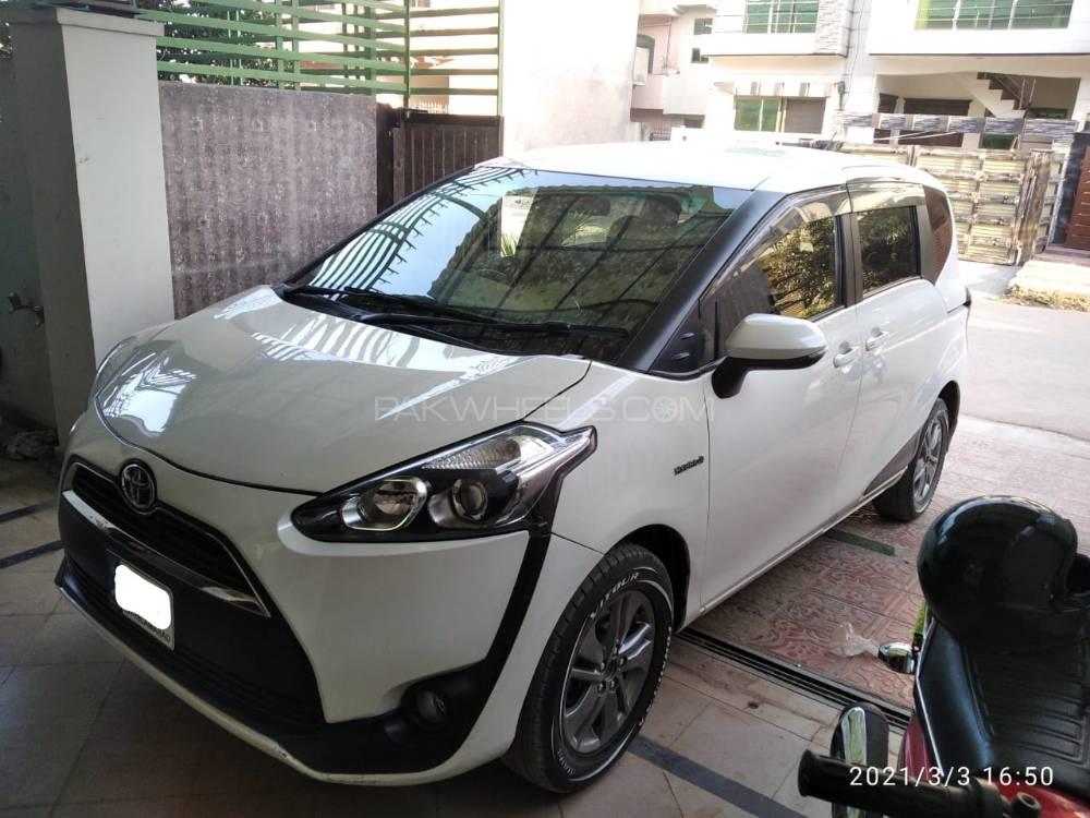 Toyota Sienta 2016 for Sale in Islamabad Toyota Sienta 2016 for Sale in Islamabad Image-2