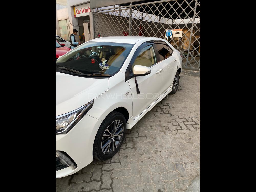 Toyota Corolla 2017 for Sale in Islamabad Image-1