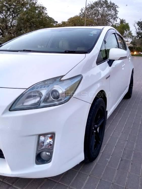 Toyota Prius 2010 for Sale in Karachi Toyota Prius 2010 for Sale in Karachi Image-11