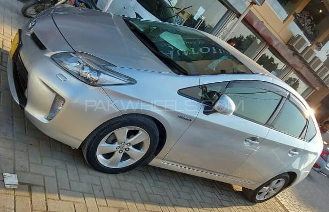 Toyota Prius 2014 for Sale in Karachi Toyota Prius 2014 for Sale in Karachi Image-3