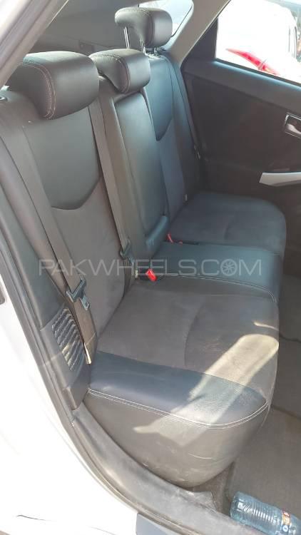 Toyota Prius 2014 for Sale in Karachi Toyota Prius 2014 for Sale in Karachi Image-9