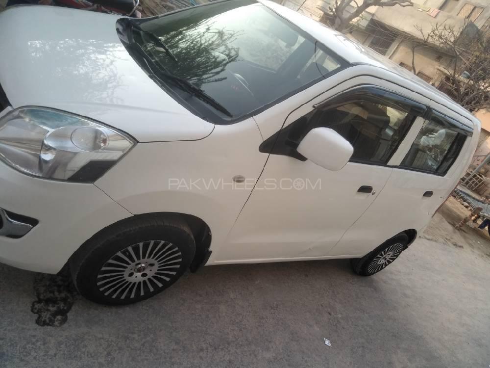 Suzuki Wagon R 2017 for Sale in Bahawalpur Suzuki Wagon R 2017 for Sale in Bahawalpur Image-9