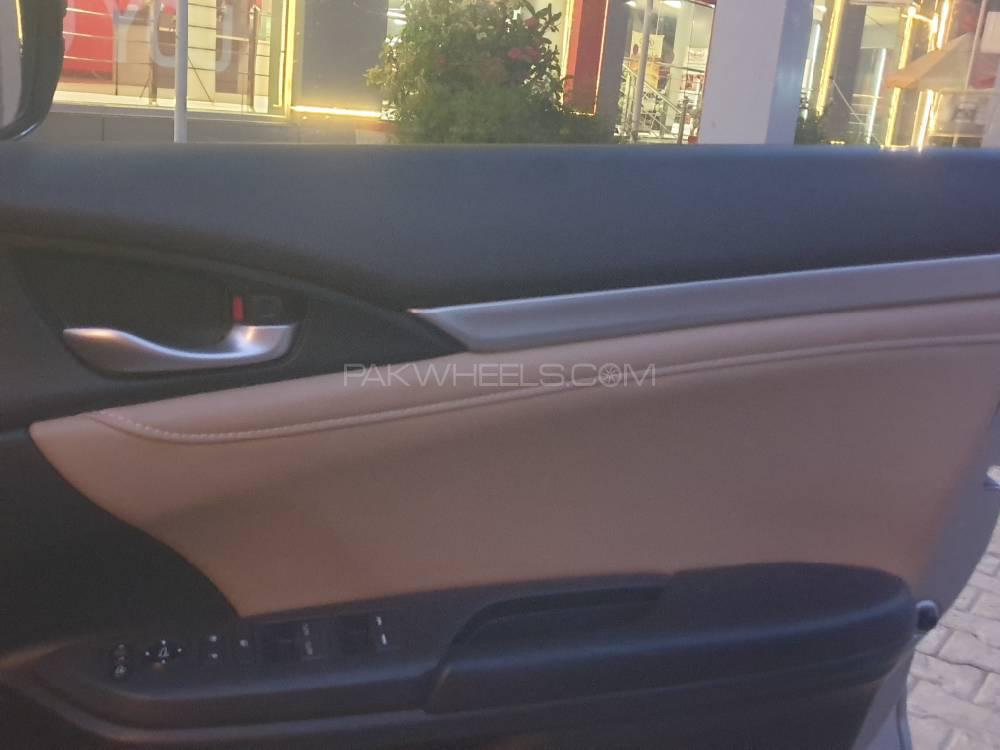 Honda Civic 2020 for Sale in Faisalabad Honda Civic 2020 for Sale in Faisalabad Image-11