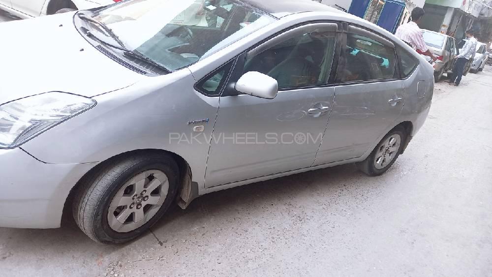 Toyota Prius 2010 for Sale in Lahore Toyota Prius 2010 for Sale in Lahore Image-4