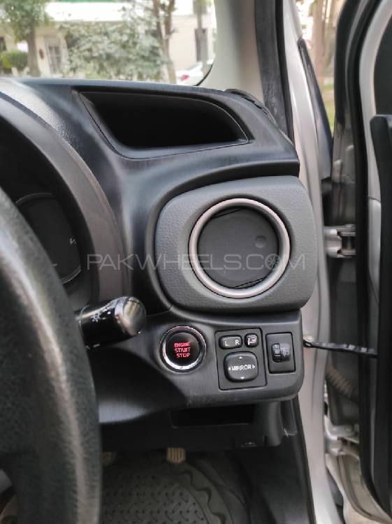 Toyota Vitz 2012 for Sale in Lahore Toyota Vitz 2012 for Sale in Lahore Image-4