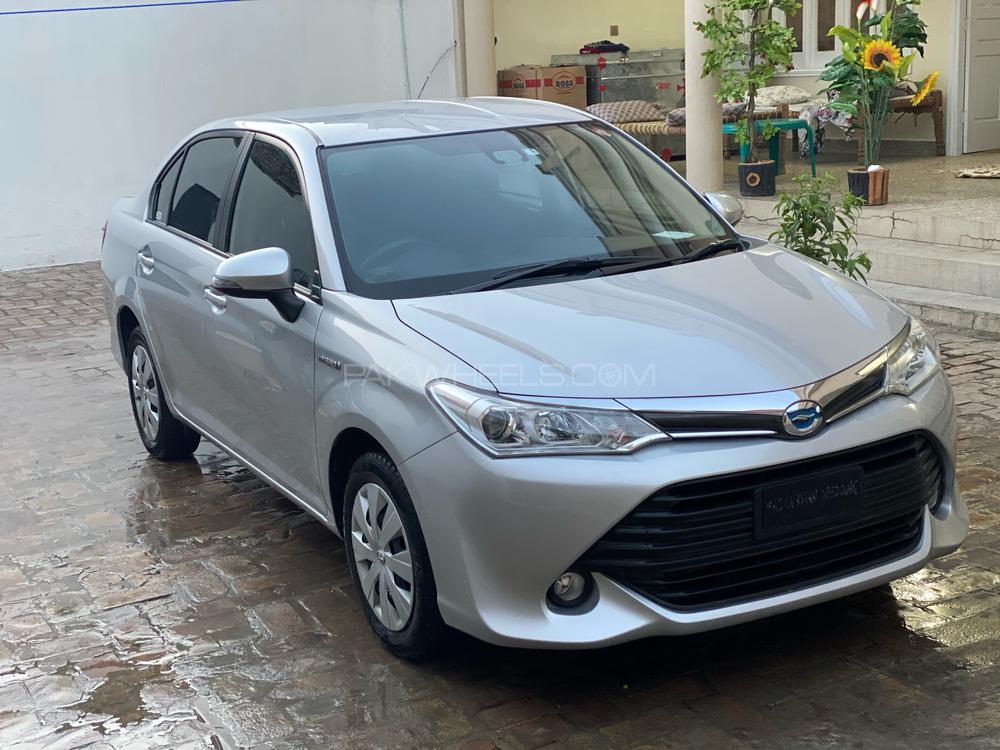 Toyota Corolla Axio 2017 for Sale in Peshawar Image-1