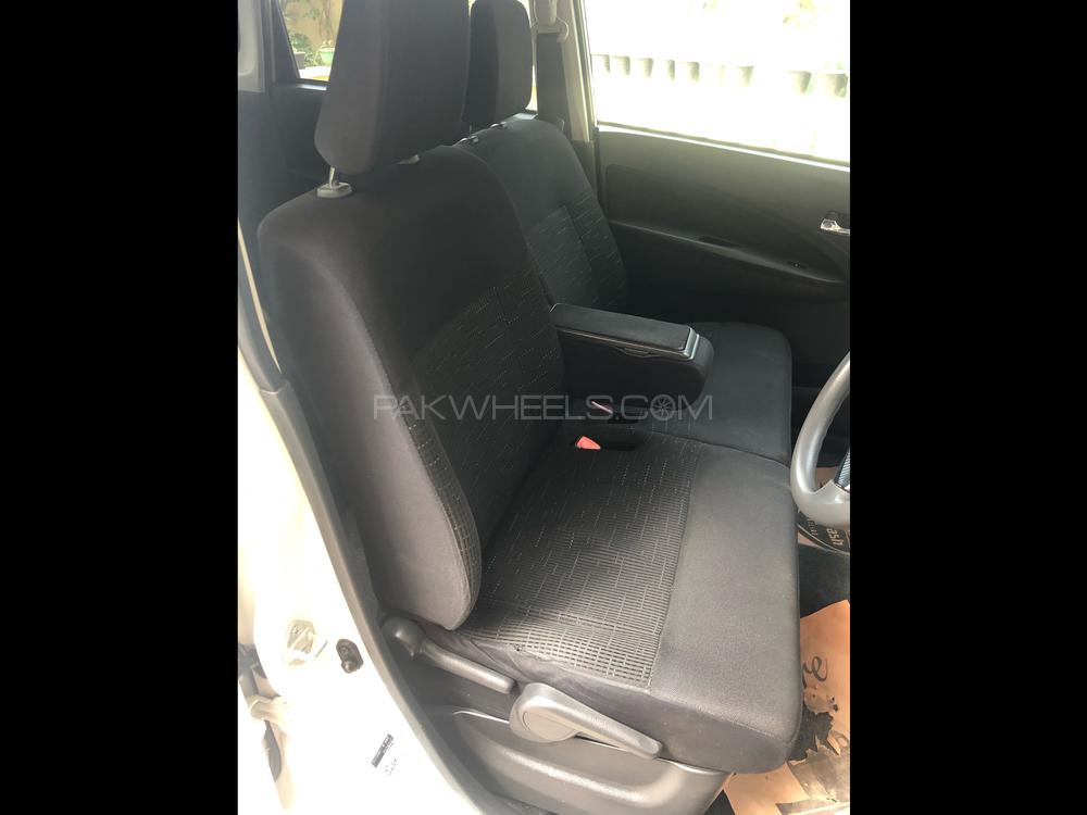 Daihatsu Move 2011 for Sale in Sialkot Daihatsu Move 2011 for Sale in Sialkot Image-6