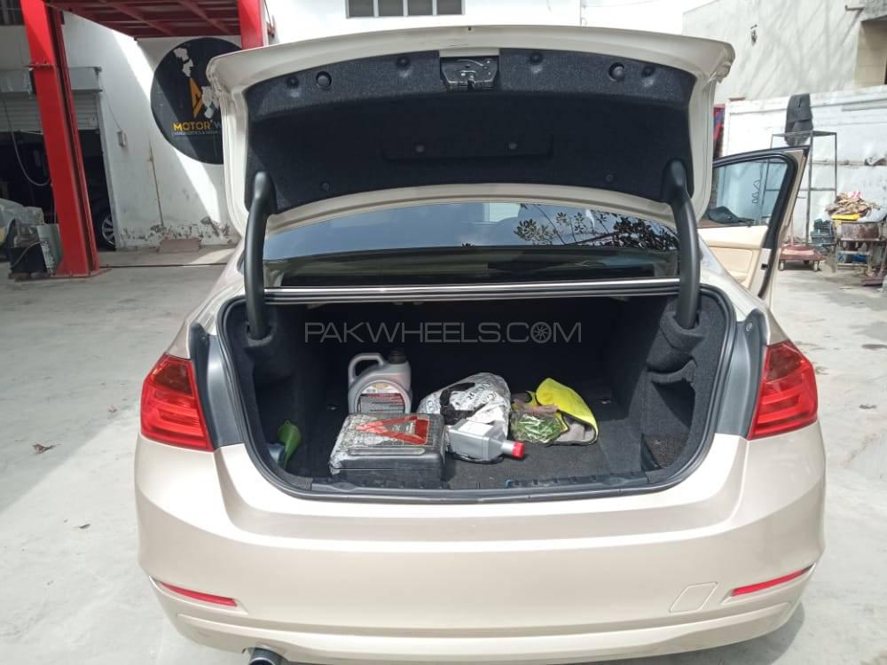 BMW 3 Series 2015 for Sale in Lahore BMW 3 Series 2015 for Sale in Lahore Image-9