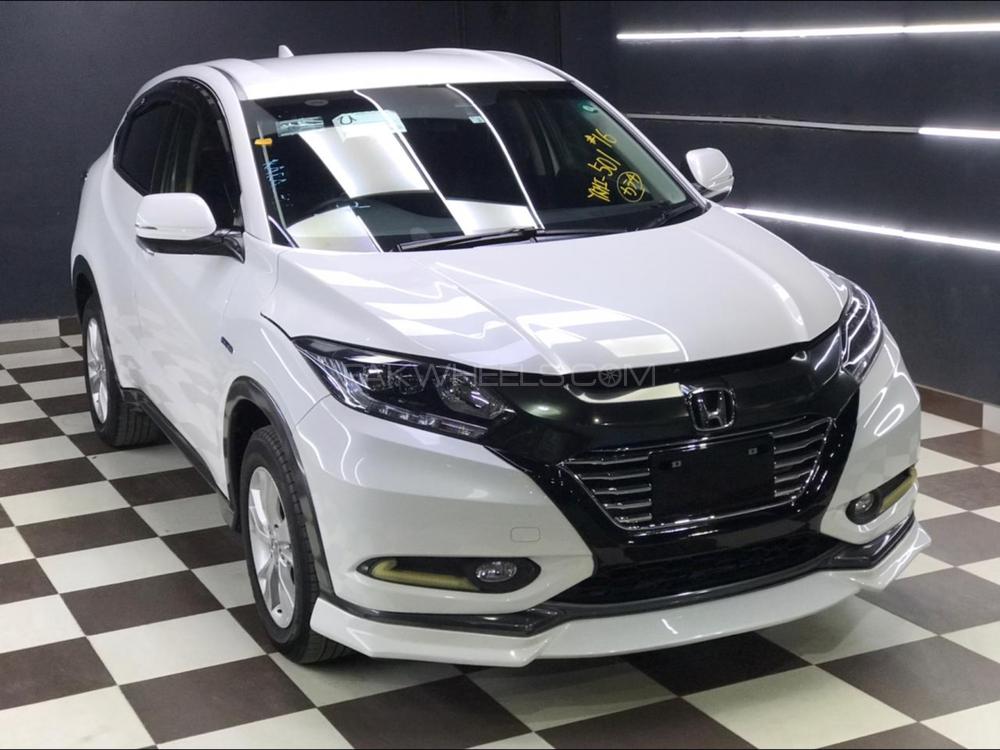 Honda Vezel 2015 for Sale in Karachi Image-1