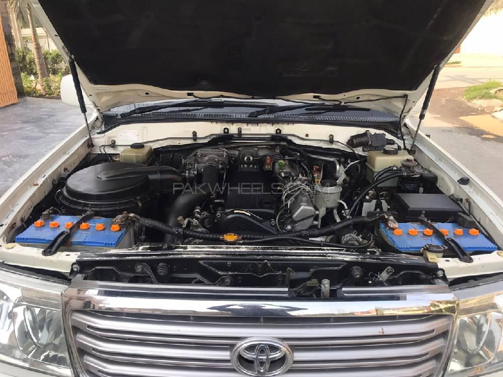 Toyota Land Cruiser 2002 for Sale in Lahore Toyota Land Cruiser 2002 for Sale in Lahore Image-2