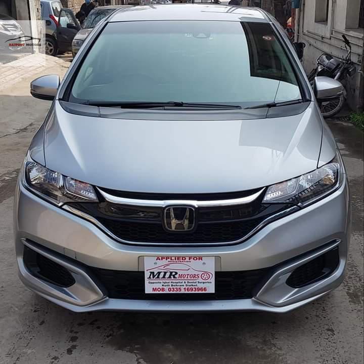 Honda Fit 2017 for Sale in Karachi Image-1