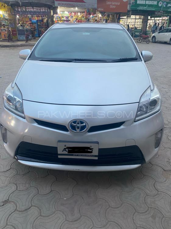 ٹویوٹا پریوس 2014 for Sale in پشاور Image-1