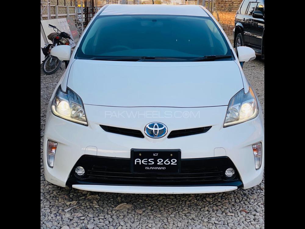 Toyota Prius 2013 for Sale in Peshawar Toyota Prius 2013 for Sale in Peshawar Image-8