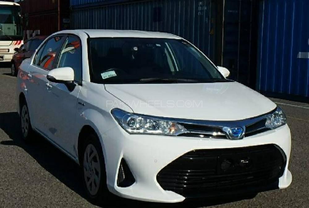 Toyota Corolla Axio 2017 for Sale in D.G.Khan Image-1