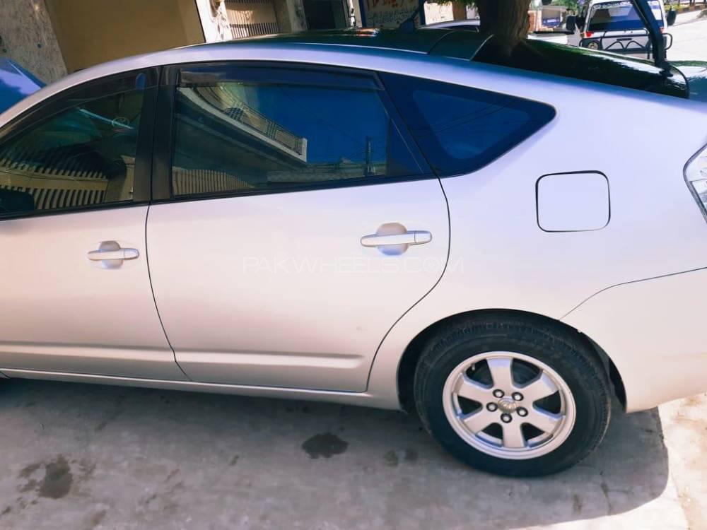 Toyota Prius 2010 for Sale in Peshawar Toyota Prius 2010 for Sale in Peshawar Image-4