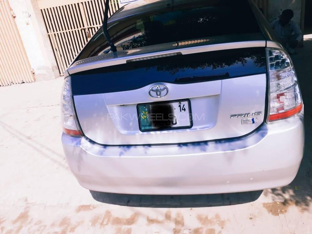 Toyota Prius 2010 for Sale in Peshawar Toyota Prius 2010 for Sale in Peshawar Image-16