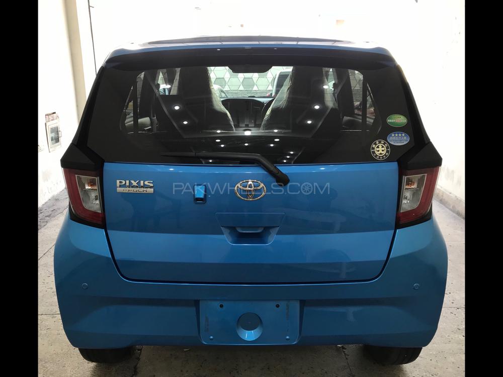 Toyota Pixis Epoch 2017 for Sale in Lahore Toyota Pixis Epoch 2017 for Sale in Lahore Image-7