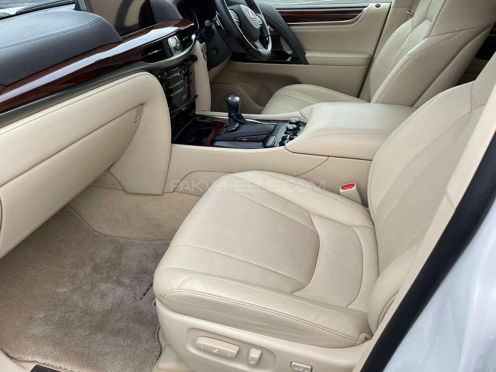 Lexus LX Series 2016 for Sale in Karachi Lexus LX Series 2016 for Sale in Karachi Image-5